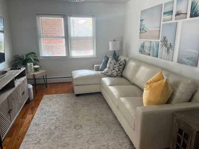 Cozy lovely 2 bedroom apt, 5 mins from JFK