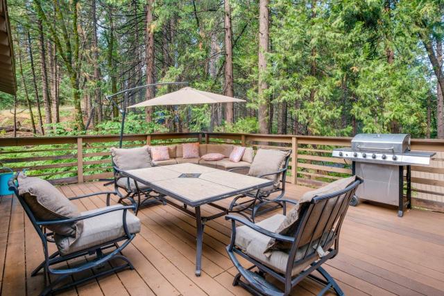 Secluded Arnold Cabin Rental with Furnished Deck!