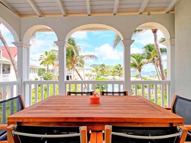 Luxueux Duplex à Saint-Martin avec Piscine et Accès Plage - FR-1-734-42