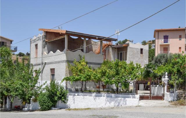 4 Bedroom Cozy Home In Reggio Calabria