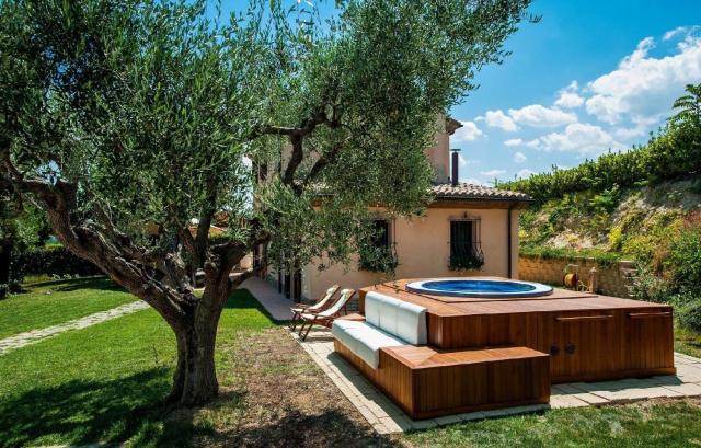 Ferienhaus mit Privatpool für 5 Personen 1 Kind ca 120 m in San Costanzo, Marken Provinz Pesaro-Urbino