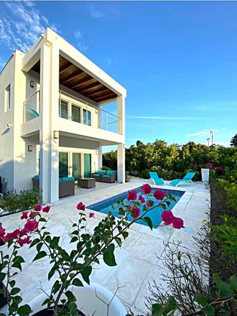 Gracehaven Villas -Choose you own private villa with pool - 250 yds to Grace Bay beach