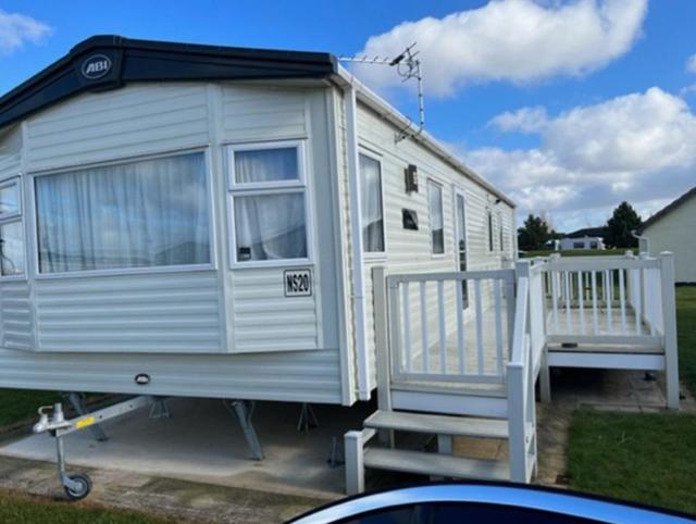 3 Bed 2 Bath Static Mobile Home On Fantastic Park