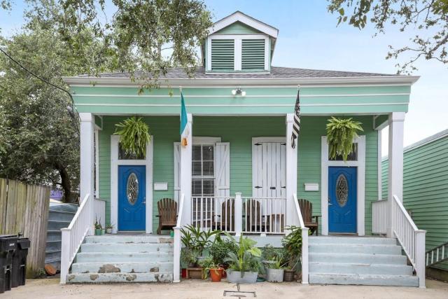 Art Filled Sanctuary in the Heart Of Mid City