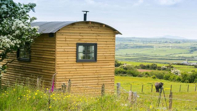 Ynys Hideout