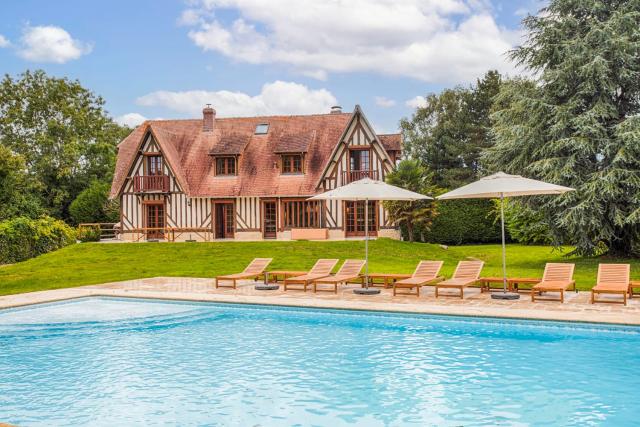 Villa Paséo - 11 Bedrooms - Large Heated Swimming Pool - Near Deauville