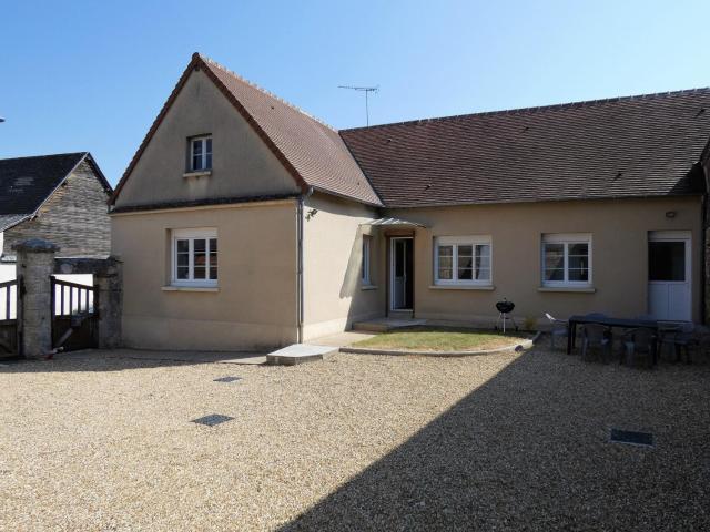 Maison rénovée avec jardin, 3 chambres, à 10 min de Chartres, idéale pour familles et escapades romantiques - FR-1-581-114