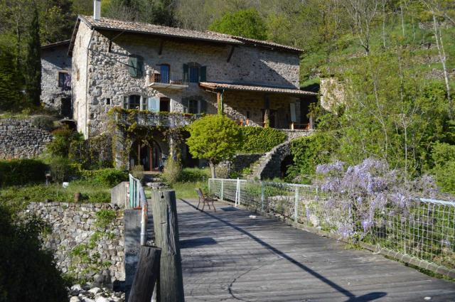 Gite dans une très belle ferme ardéchoise