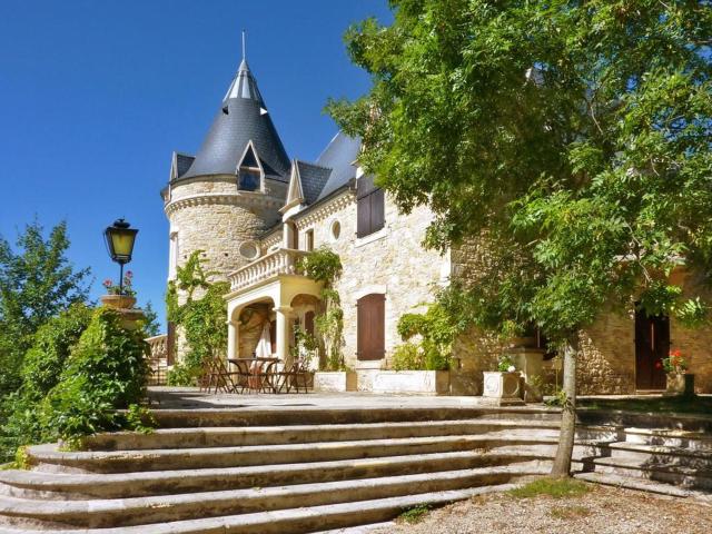 Beautiful Château with Private Pool near Cahors