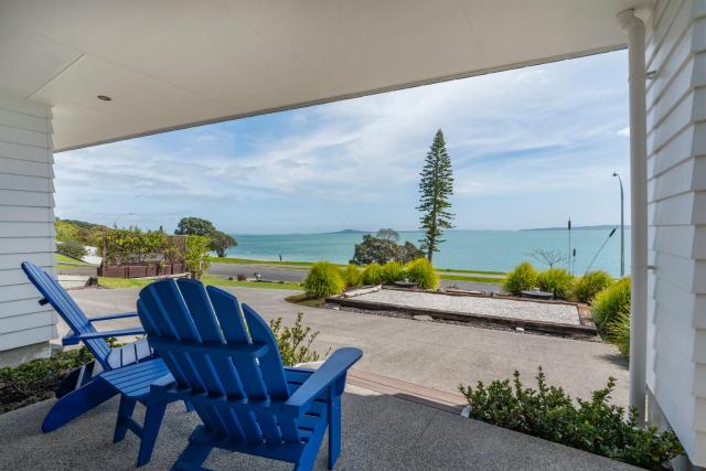 Maraetai Couples Retreat - Omana Beach Apartment