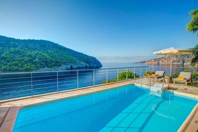 Charming Kefalonia Villa, Villa Kazaana, 3 Bedrooms, Seafornt, Spectacular Sea Views, Private Outdoor Pool, Assos