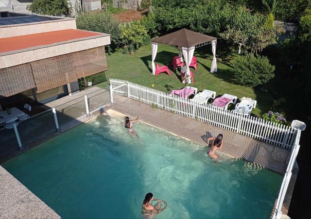 Chalet con piscina y diversión Ría de Vigo