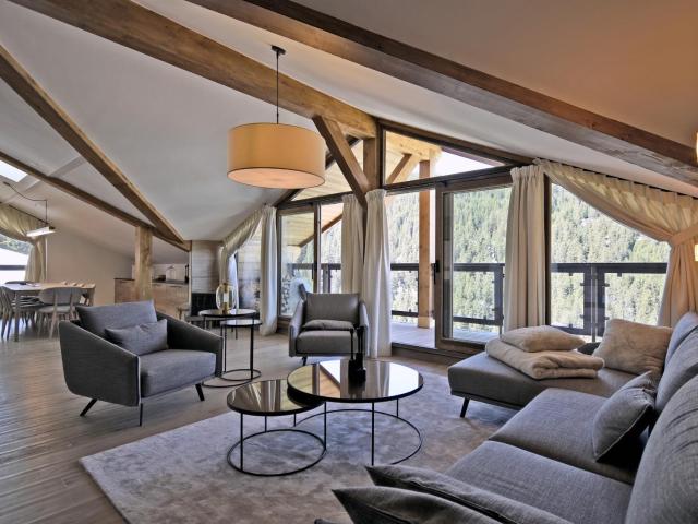 Appartement rénové avec ski aux pieds, 4 chambres et prestations incluses à Courchevel - FR-1-613A-29