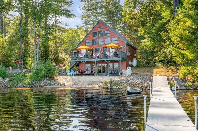 Cozy Lakefront Retreat. Ice Fish Ski Snowmobile