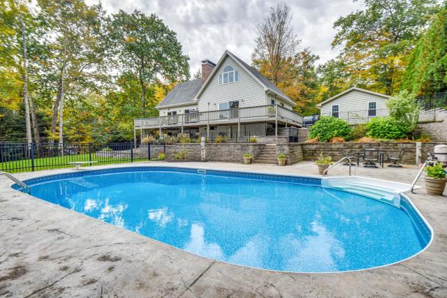 Milton Hidden Gem with Pool, Hot Tub and Fireplace!