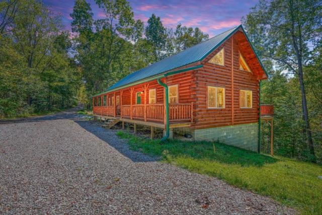 Seven Pines Cabin - Secluded in Hocking Hills