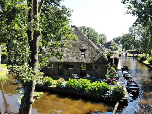 Plompeblad Guesthouse Giethoorn