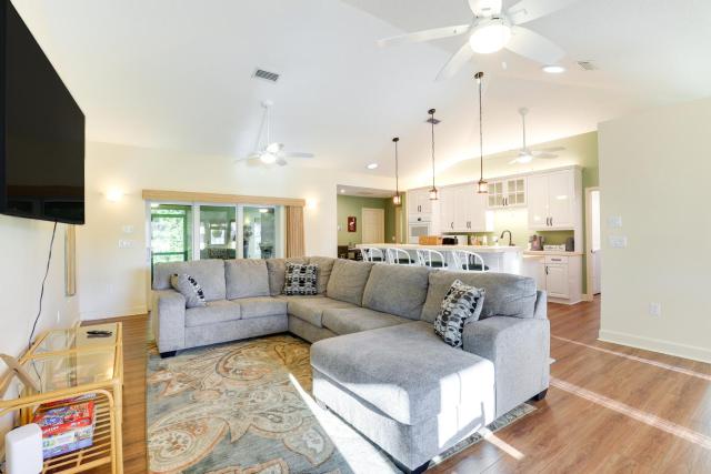 Pet-Friendly Fort Pierce Home with Screened Porch!