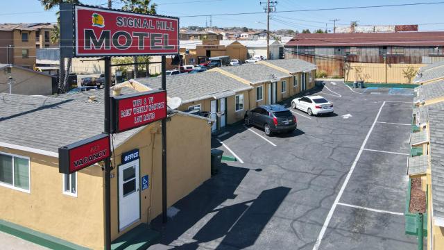 SIGNAL HILL MOTEL BEACH MOTEL