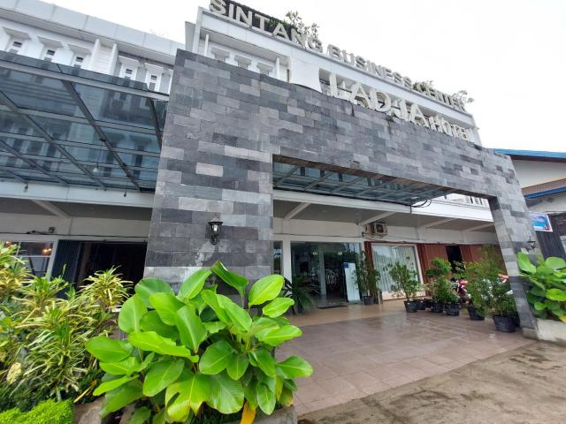 Ladja Hotel Sintang