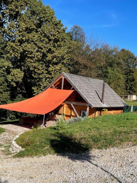 Wood Cabin Hillside Retreat