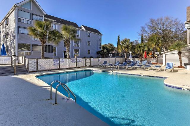 Walk to Ocean Myrtle Beach Retreat with Pool Access