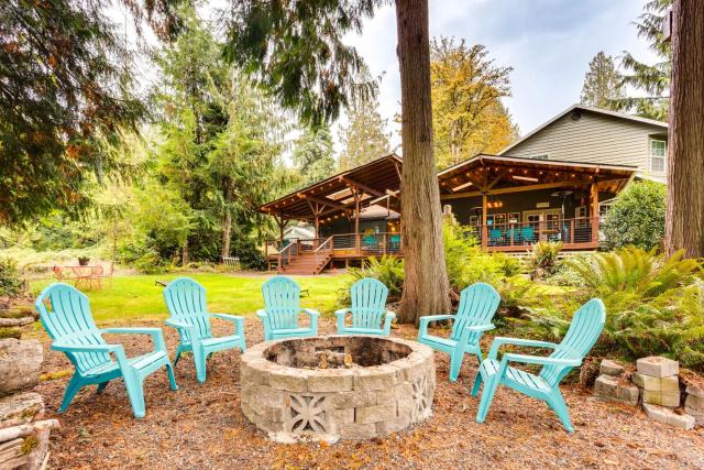 Peaceful Renton Retreat with Hot Tub Access!