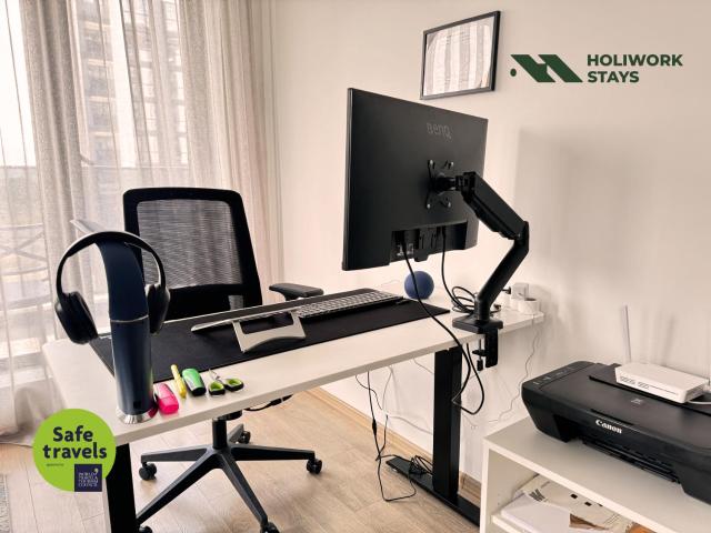 Urban Exec Suite with Free Gym Pass and Full Office Setup