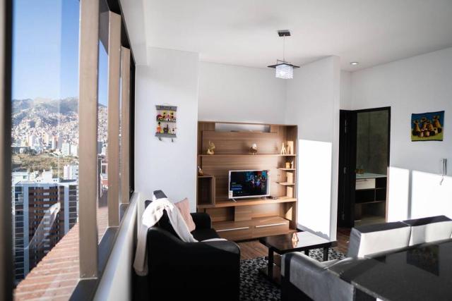 Sky Suites - Phenomenal & Warm Apt in the best area of LP!