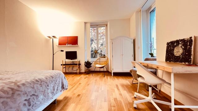 Eigenes Studio (Apartment)