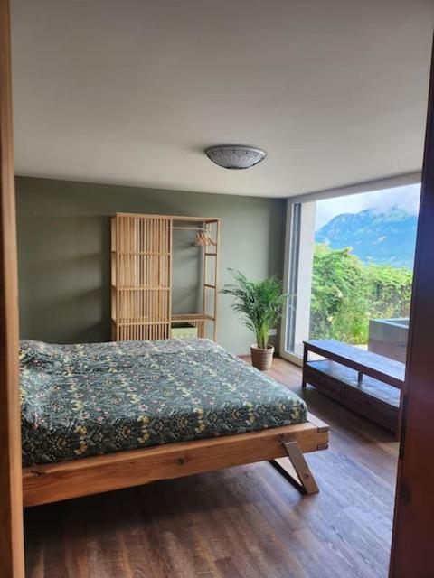 Guest Flat in the Swiss Mountains (Lake View)