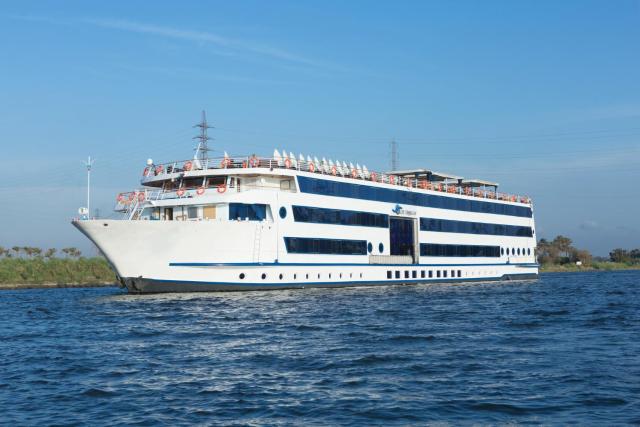 Nile cruise 5 Stars 3 nights 4 days from Aswan to Luxor