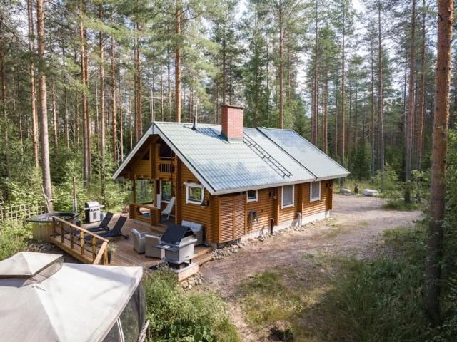 Cottage with Hot tub and Sauna