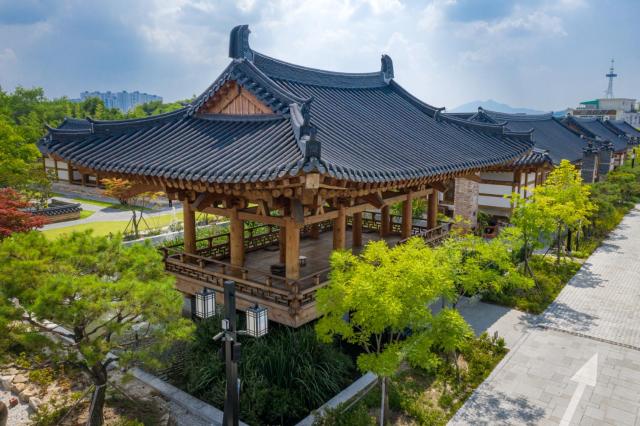 Hanok Stay Namwonyechon by Kensington