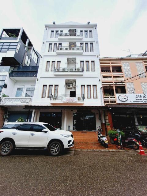 Sinakhone Vientiane Hotel