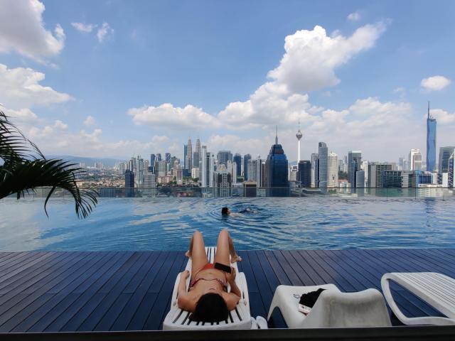 StarsBed KLCC Skyview Roof Pool Hostel