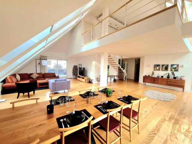 3 bedrooms Penthouse with 3 Terraces & Free Parking-145--2