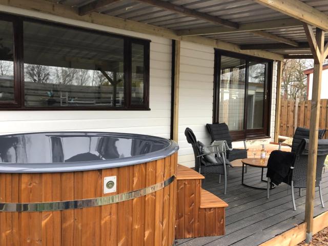 Hottub Forest chalet op de Veluwe!