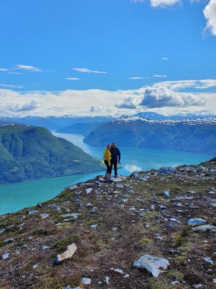 Molden 2-fjellutsikt og jacuzzi tilgang.