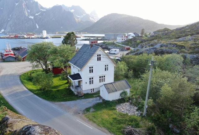 Lofoten- Magical blacksmith house