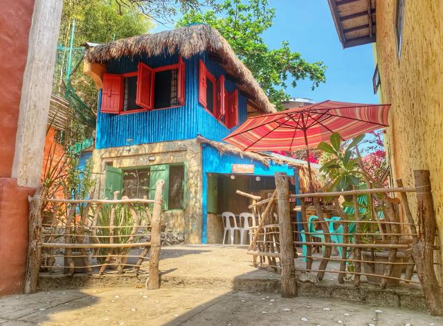 Beach House-Casita in Calatagan with pool ( for 6)