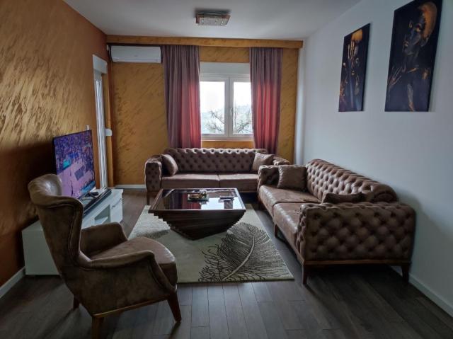 T lux apartman