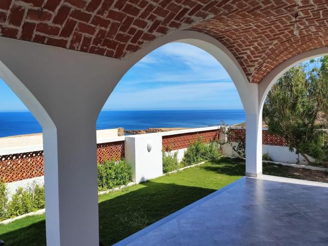 Maison vue mer, île de Zembra et montagne en Tunisie - Elhaouaria