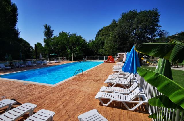 camping nature le Valenty mobil-home-Dordogne panoramique clim piscine