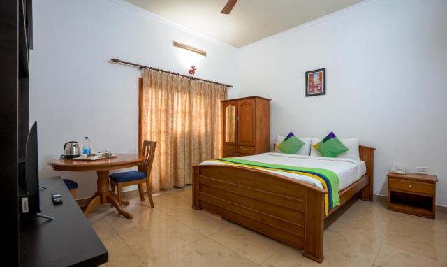 Itsy Hotels Classiyo Munnar Crown Resorts With Balcony