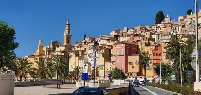 Beautiful Menton apartment Les Sablettes