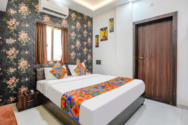 FabHotel The Regal Inn - Pathardi Phata