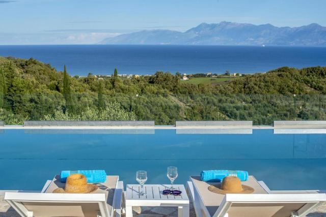 Family Villa Portes with panoramic view!