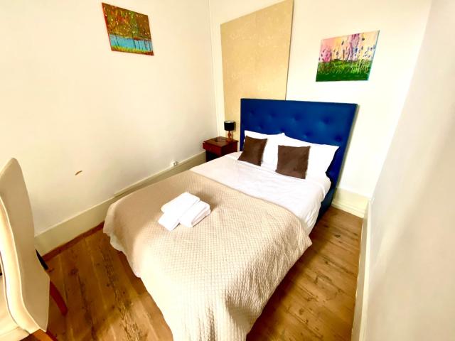 Nature Chiado 2- Cozy Little Double Room with shared bathroom