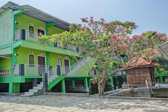 OYO Life 92919 Kost Wijaya Kusuma Lake Syariah